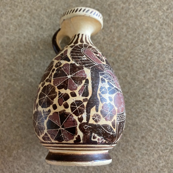 Greek antique style small alabaster pitcher with handle, handmade, vintage - Picture 7 of 9